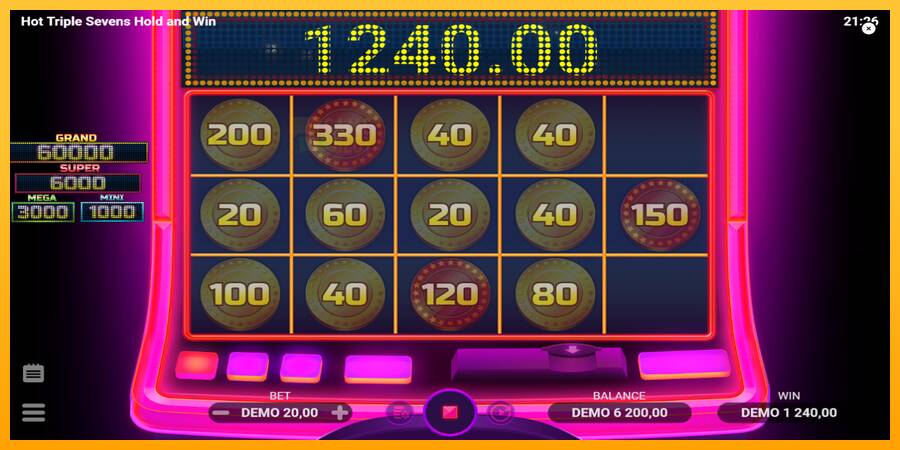 Hot Triple Sevens Hold & Win automat për para të vërteta, foto 4